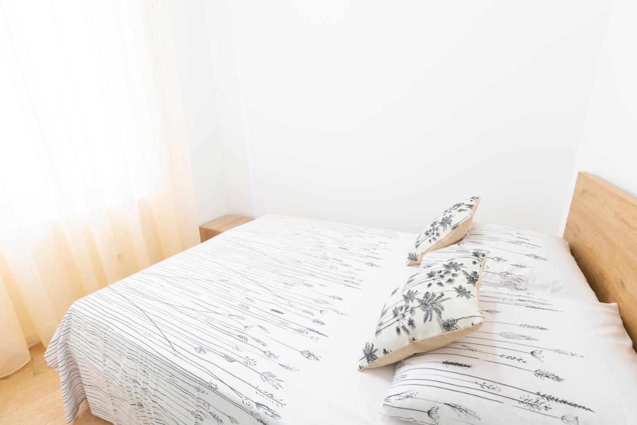 Marne II - 3 Pieces - Parking - Carre D'Or Menton Apartment Bagian luar foto